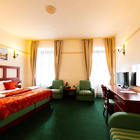 Vivaldi Apartments มิคูลอฟ ภายนอก รูปภาพ