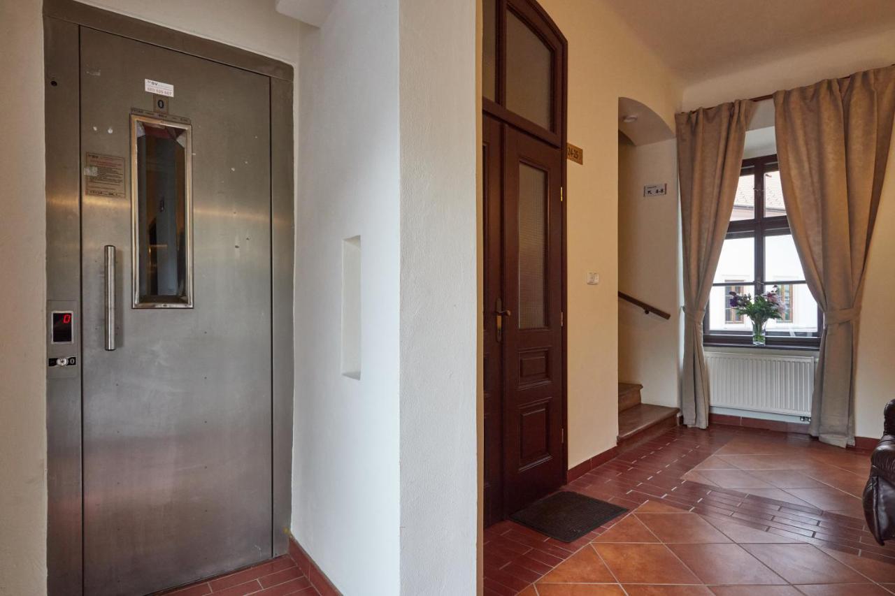 Vivaldi Apartments มิคูลอฟ ภายนอก รูปภาพ